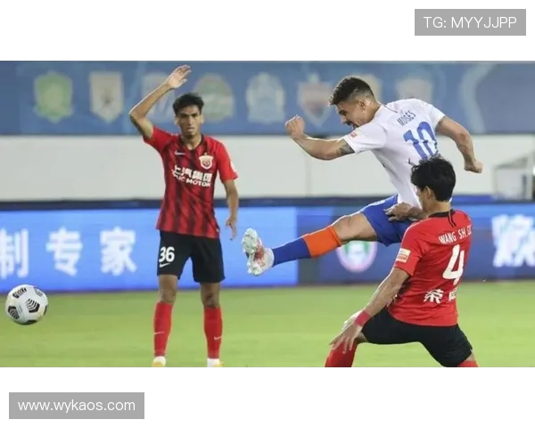 中超激战持续升温各队争冠形势瞬息万变球迷热议不断 - 副本 (2) 中超激战持续升温各队争冠形势瞬息万变球迷热议不断 - 副本 (2)